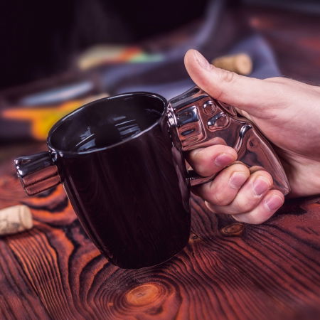 Cadouri pentru iubit - Cana pistol Sherif