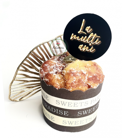 Topper tort cu mini stegulet din carton negru cu mesajul la multi ani tip auriu