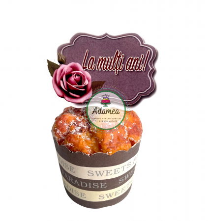 Topper de tort  personalizat cu element special din carton sub forma de placheta mov inchis cu La multi ani si trandafir