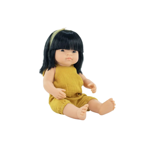 Játékok 0-12 hónaposoknak - Papusa fetita asiatica 38 cm in salopeta mustar, corp parfumat, colectia My Friends and Me