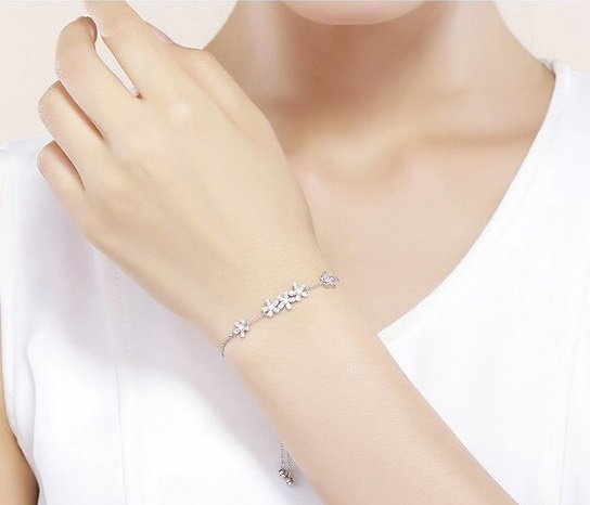 Bratara argint cu flori si cristale [2]