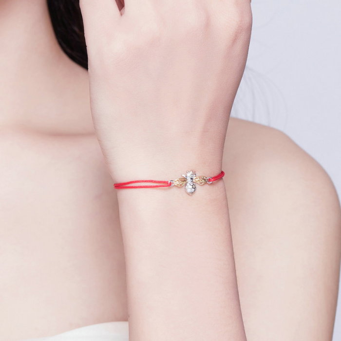 Bratara argint cu albinuta, stea si snur rosu [2]