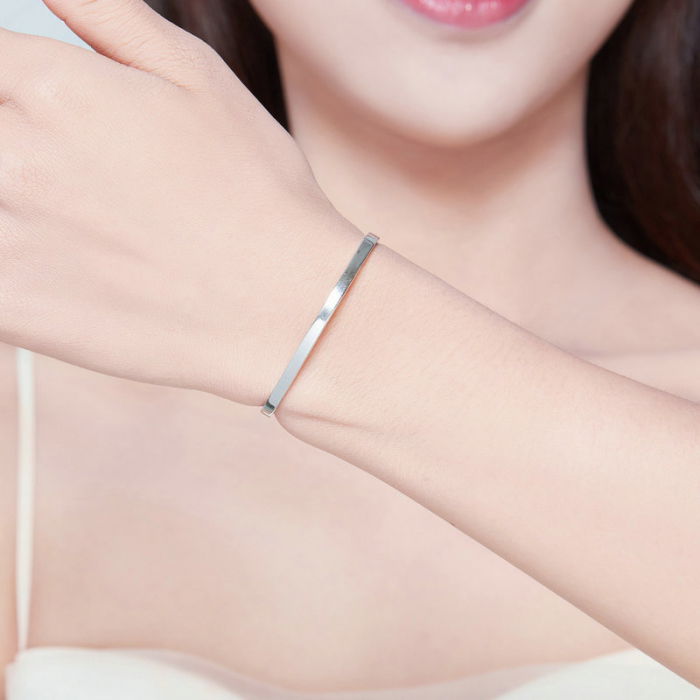 Bratara din argint cu mesajul Nothing is Impossible [2]