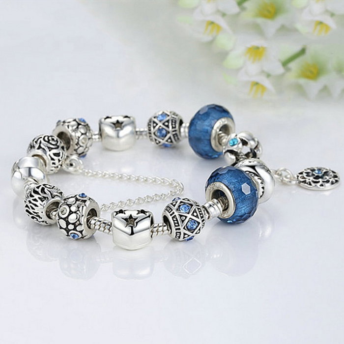 Bratara fantezie placata cu argint, cu talismane albastre [3]