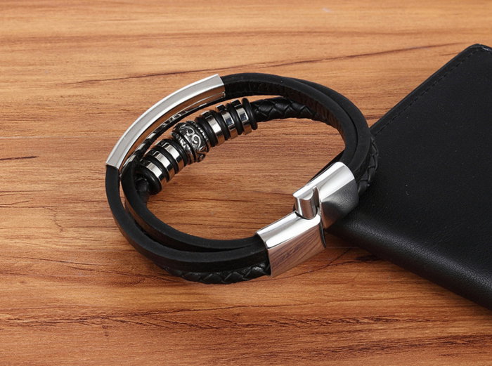 Bratara piele naturala neagra cu elemente si inchizatoare din inox [6]