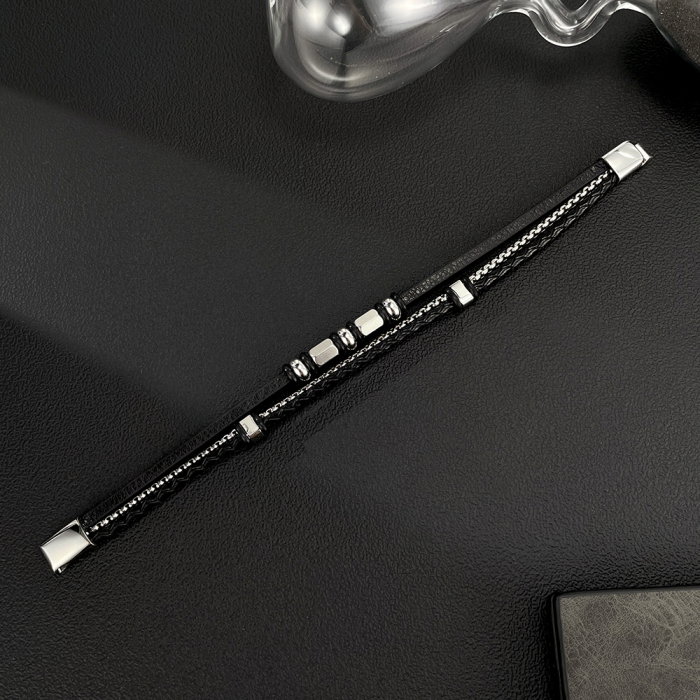 Bratara piele neagra cu lant inox si elemente metalice – Stil modern masculin [14]