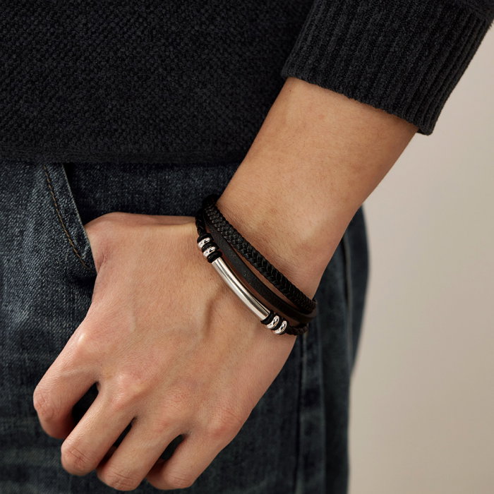 Bratara piele neagra cu placuta inox si detalii metalice – Design rafinat masculin [4]