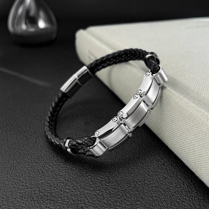 Brățară piele neagră împletită cu segmente metalice din inox – Echilibru între forță și rafinament [12]