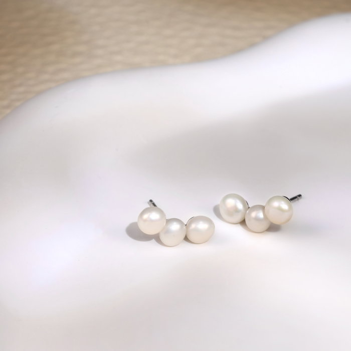 Cercei argint 925 placati cu rodiu cu trei perle naturale [4]