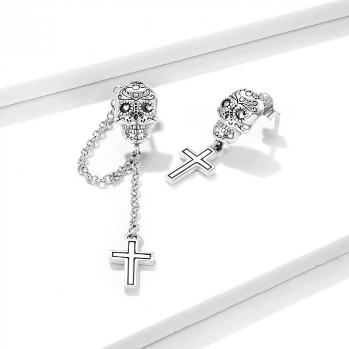 Cercei argint asimetrici cu cranii si cruci [5]
