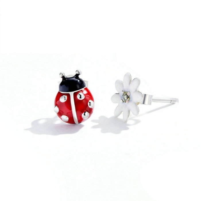 Cercei argint asimetrici floare si gargarita [1]