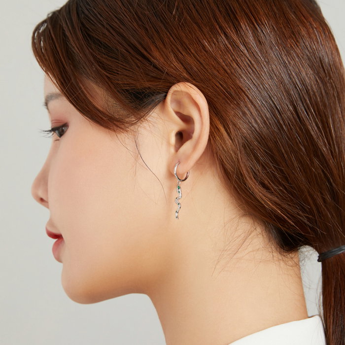 Cercei argint asimetrici sarpe si inima [6]