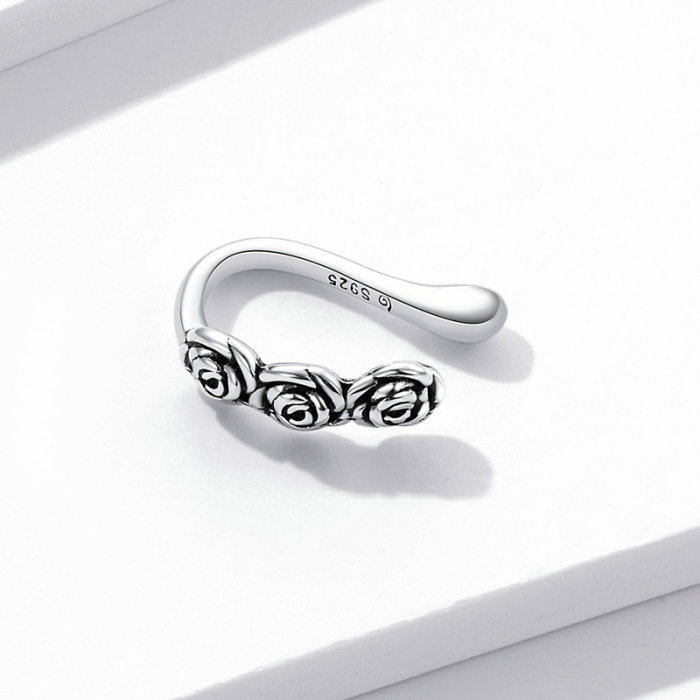 Cercel argint ear cuff cu trandafiri, pe ureche [4]