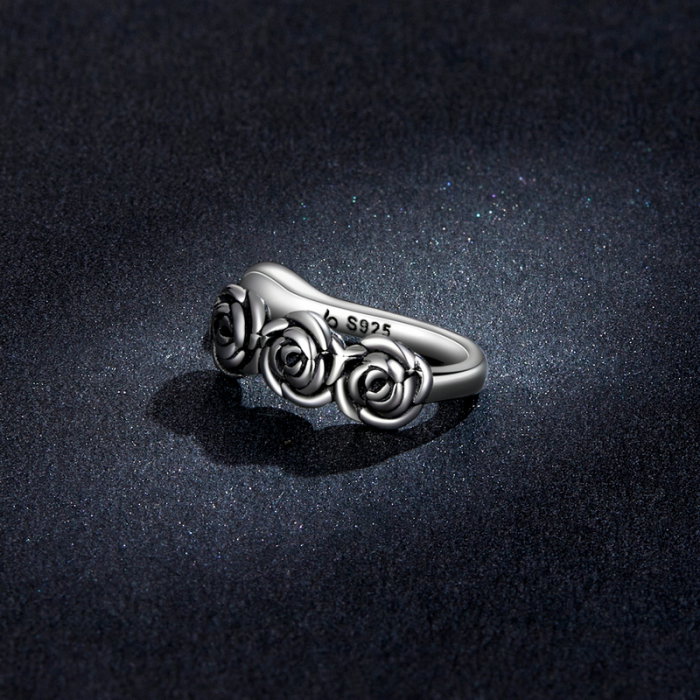 Cercel argint ear cuff cu trandafiri, pe ureche [5]