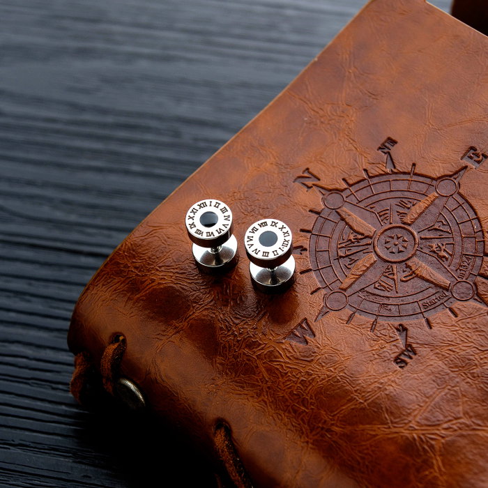 Cercei rotunzi din inox, cu cifre romana [3]