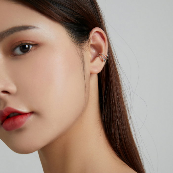 Cercel argint ear cuff cu steluta, pe ureche [4]