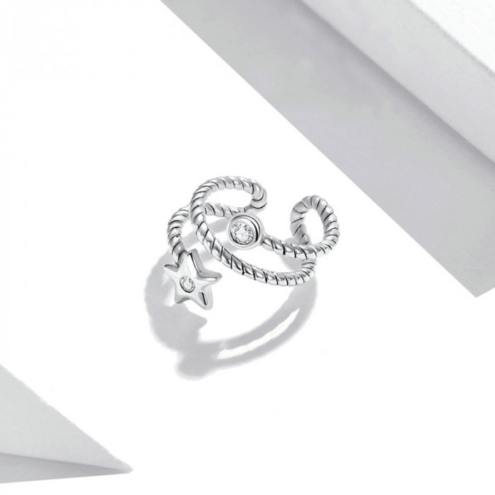 Cercel argint ear cuff cu steluta, pe ureche [3]