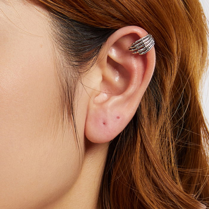 Cercel argint mana schelet [12]