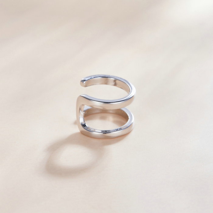 Cercel argint ear cuff pe ureche [3]