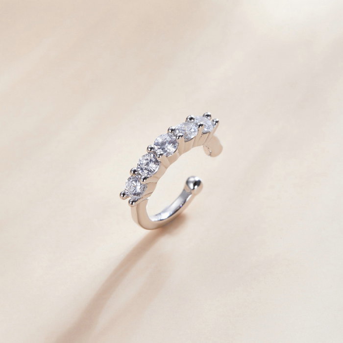 Cercel argint ear cuff rotund, pe ureche [5]