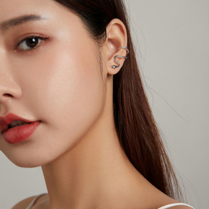 Cercel argint ear cuff sarpe, pe ureche [4]