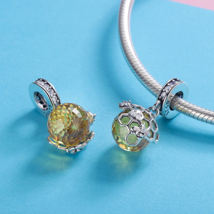 Charm argint 925 cu albinuta, fagure si zirconii - Be Nature PST0148 [4]