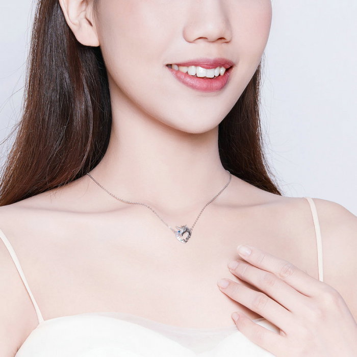 Colier argint placat cu platina cu pandantiv Unicorn si cristale colorate [4]