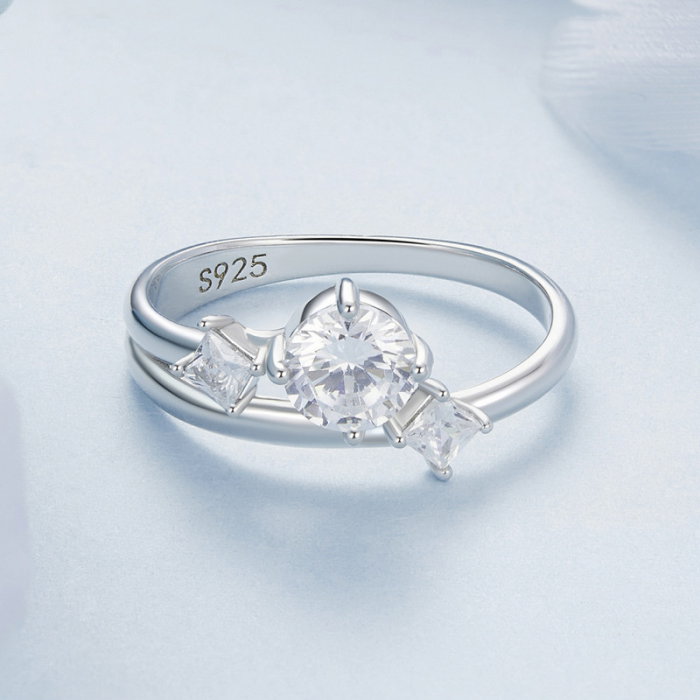 Inel argint cu trei zirconii [3]