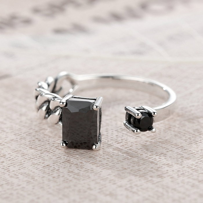 Inel argint reglabil cu franghie si zirconii negre [6]