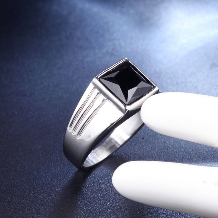 Inel inox cu zirconiu negru [2]