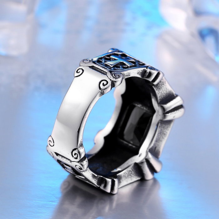 Inel inox cu zirconiu negru si cruce [3]