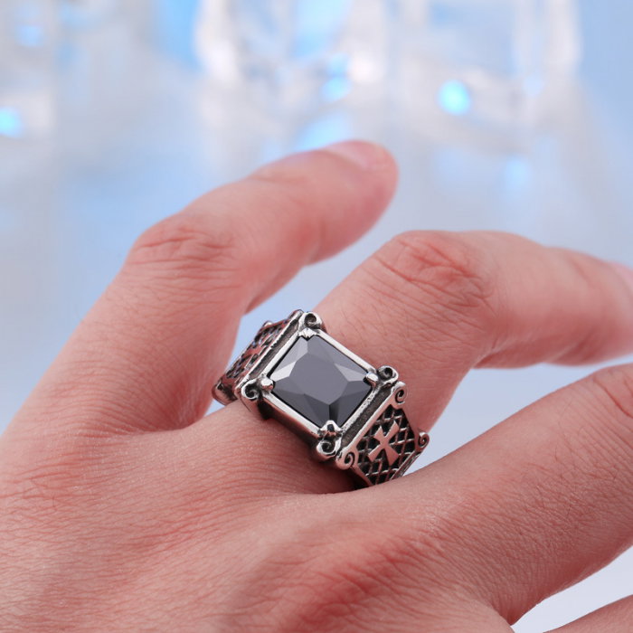 Inel inox cu zirconiu negru si cruce [2]