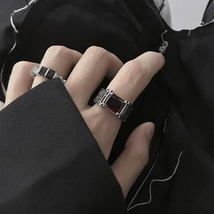 Inel inox cu zirconiu rosu si cruce [12]