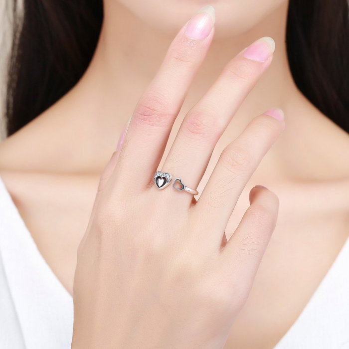 Inel reglabil argint cu trei inimioare si zircnonii albe [3]