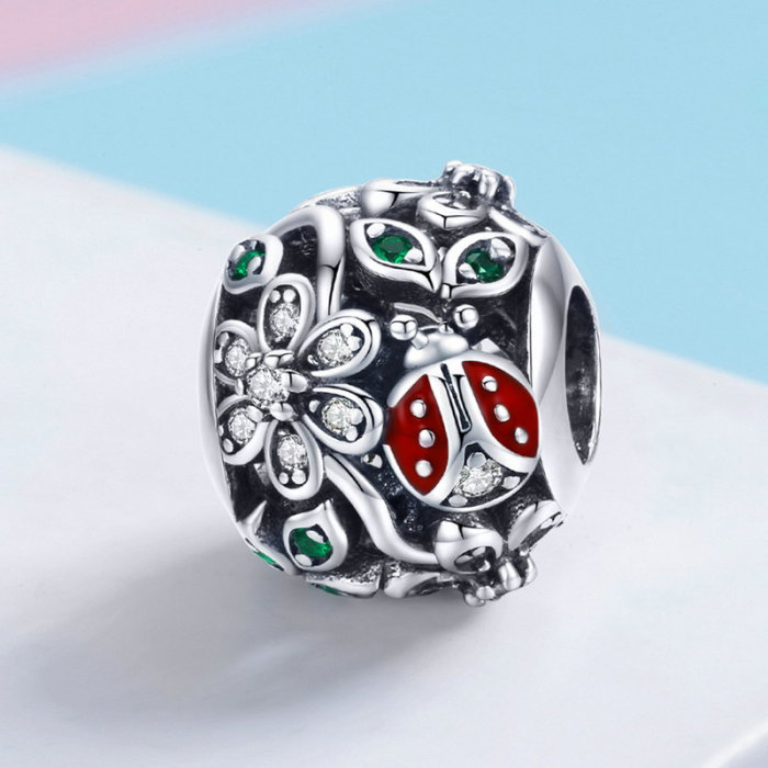 Talisman argint cu Gargarita cu Floricele si zirconii [2]