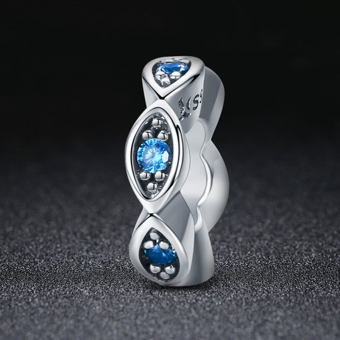 Talisman din argint cu cristale albastre [2]