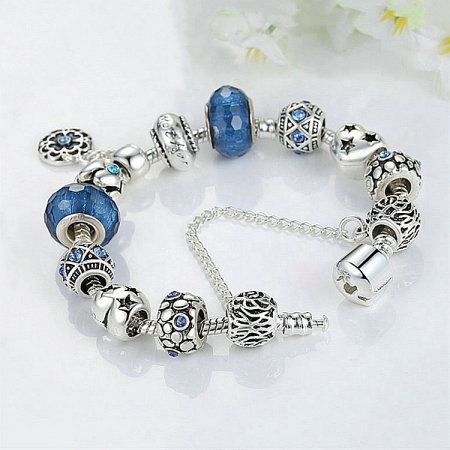 Bratara fantezie placata cu argint, cu talismane albastre [1]