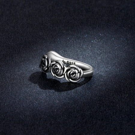 Cercel argint ear cuff cu trandafiri, pe ureche [4]