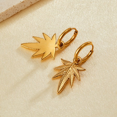 Cercei inox cu frunza de canabis [1]