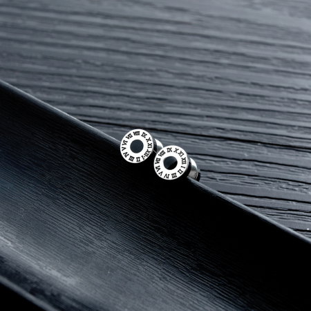 Cercei rotunzi din inox, cu cifre romana [4]