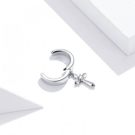 Cercel argint ear cuff cu cruciulita, pe ureche [2]