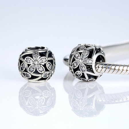Charm argint 925 cu floricele si zirconii albe - Be Nature PST0014 [2]