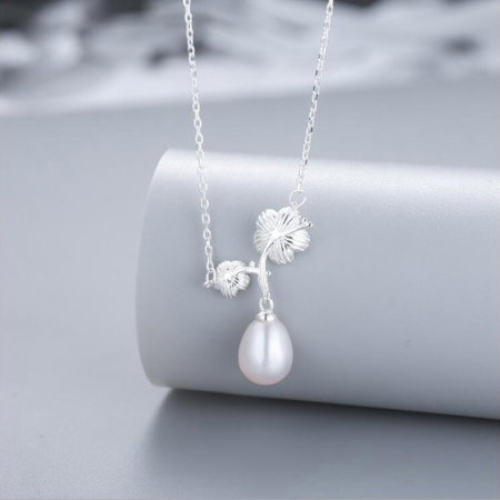 Colier argint 925 placat cu rodiu cu floricele, perle naturale si zirconiu [6]