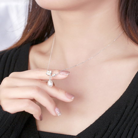 Colier argint 925 placat cu rodiu cu floricele, perle naturale si zirconiu [1]