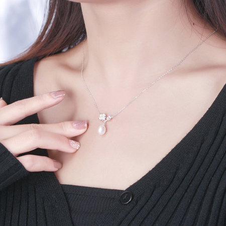 Colier argint 925 placat cu rodiu cu floricele, perle naturale si zirconiu [3]