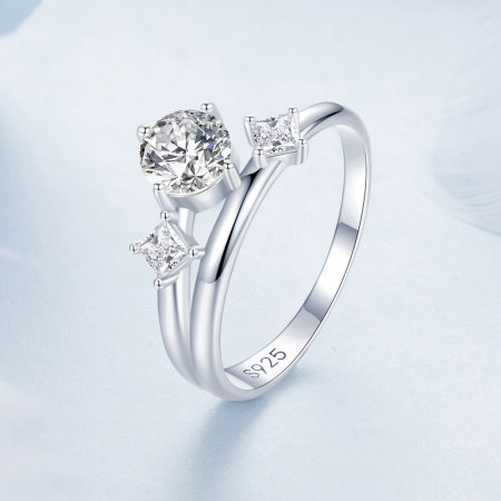 Inel argint cu trei zirconii [6]