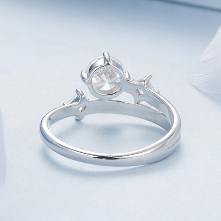 Inel argint cu trei zirconii [4]