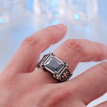 Inel inox cu zirconiu negru si cruce [1]