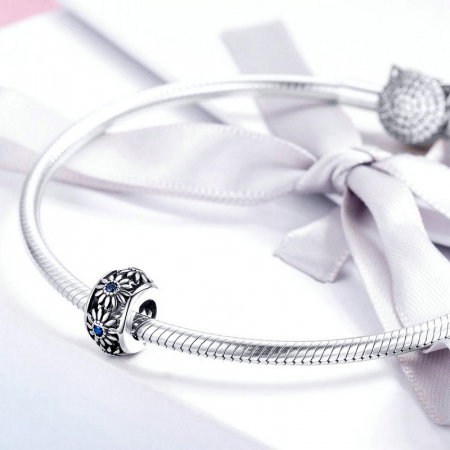 Talisman argint cu flori si cristale albastre [1]