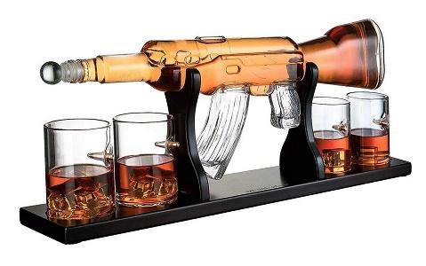 Decantor Pusca cu Patru Pahare cu Glont & Suport Lemn Kitchen. TOP 10 Cadouri Barbati [3]